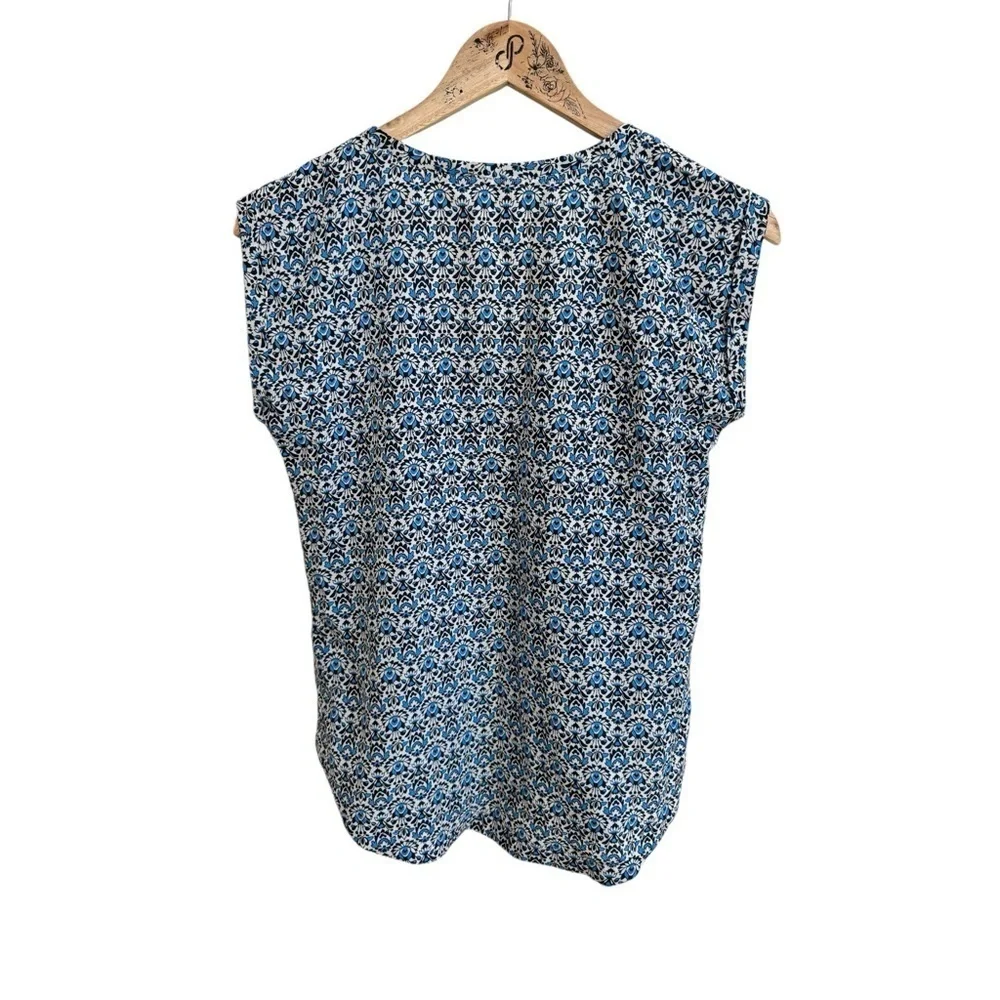 J Crew Blue Foulard Print Cap Short Sleeve Scoop Neck Womens Size 0 Pullover NEW